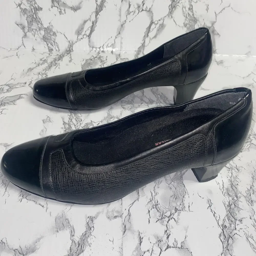 Munro Black Leather Jillian Patent Cap Toe Leather Heels Women's Size 6.5